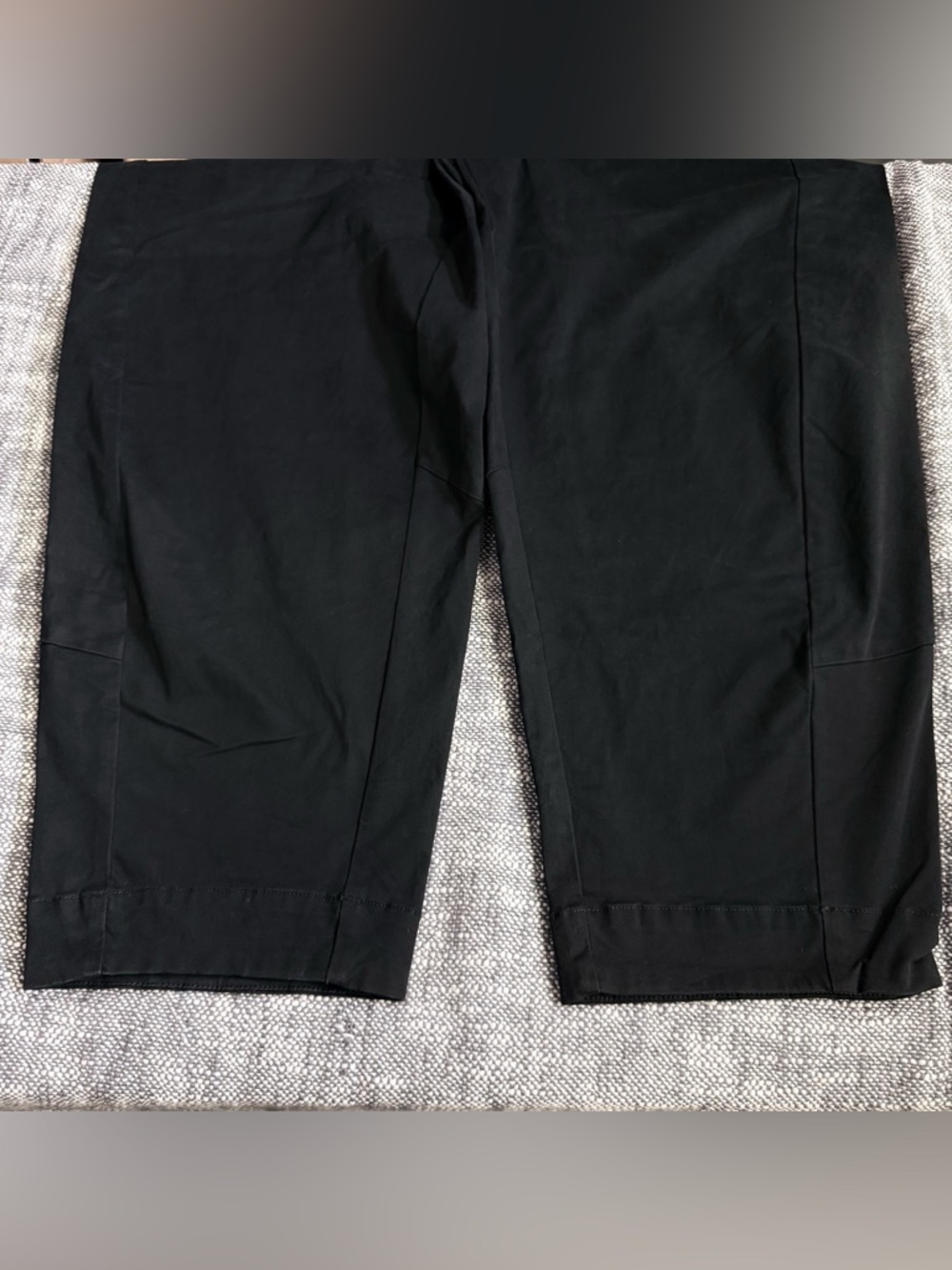 High-Rise Cropped Wide-Leg Pants in Black - Picture 8 of 12